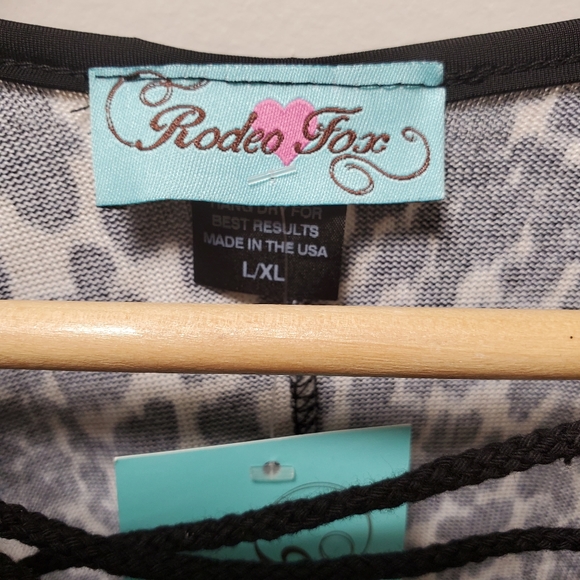 Rodeo Fox | Black & Cream Leopard Velvet - Picture 6 of 7